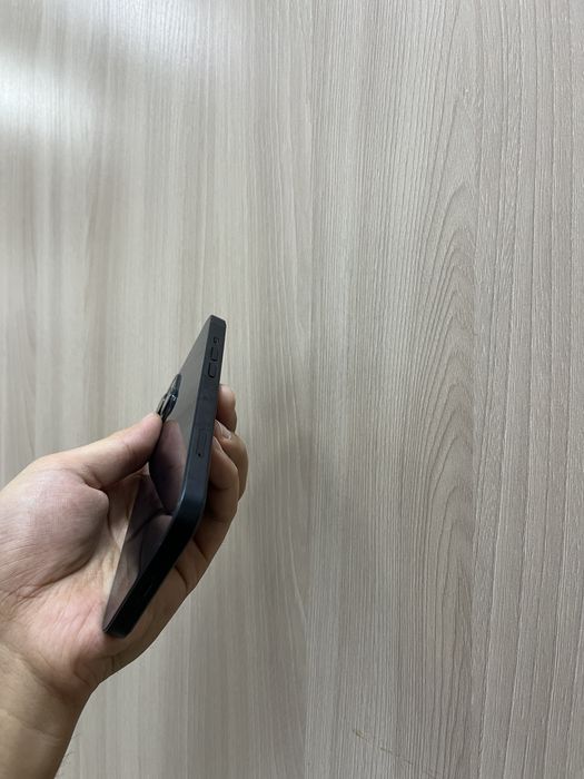 продам Айфон 13 128ГБ 100%