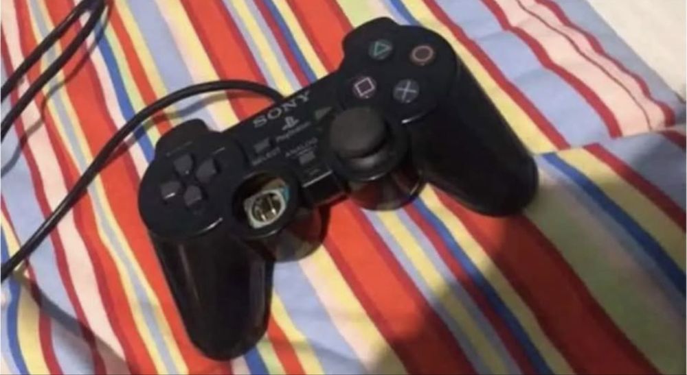 Джойстик от Playstation 2 - За части! Работи всичко!