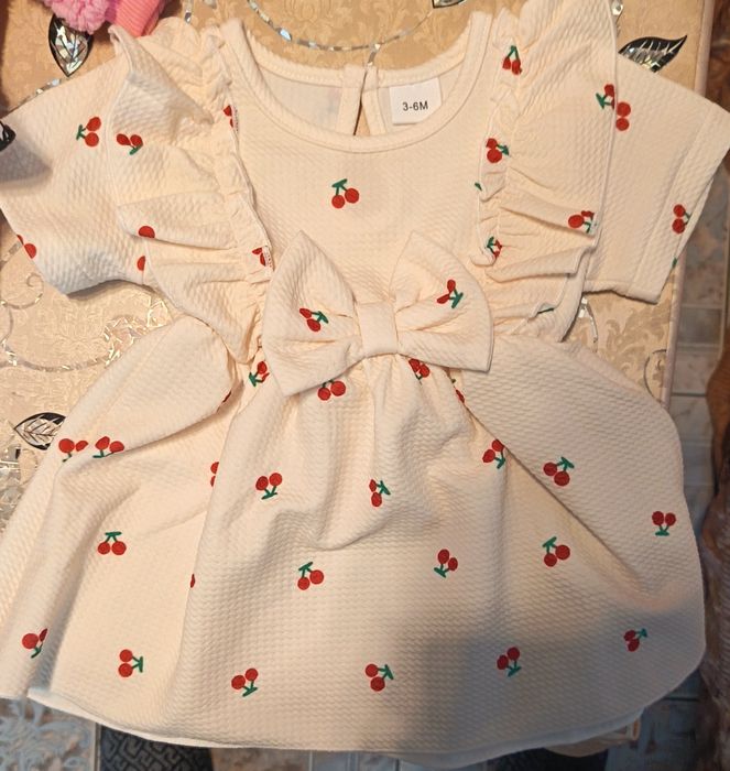 Дрехи за Бебета Момиченце