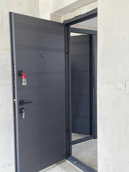 Usa intrare apartament Koln