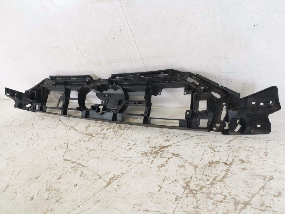 Радиаторна решетка носач Ауди А6 С8 / Audi A6 C8 [ - ] Оригинален, в д