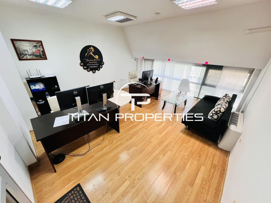 Дава се под наем Офис в Бургас, Център - 32 кв.м за 153 € - Снимка #2