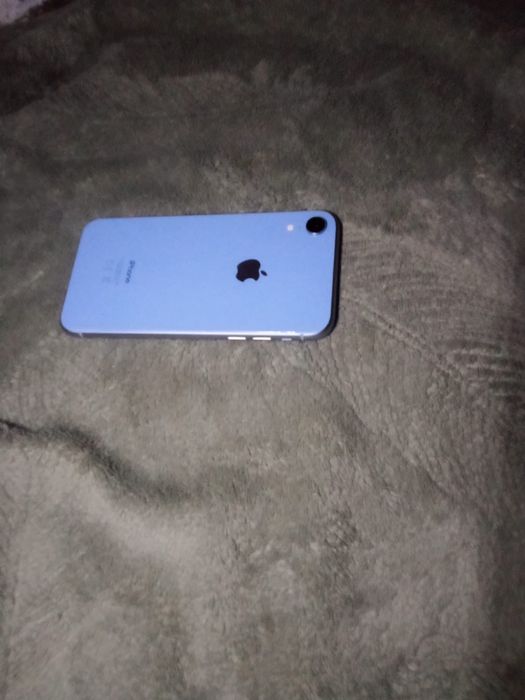 Продам айфон хр на 128 акб 71