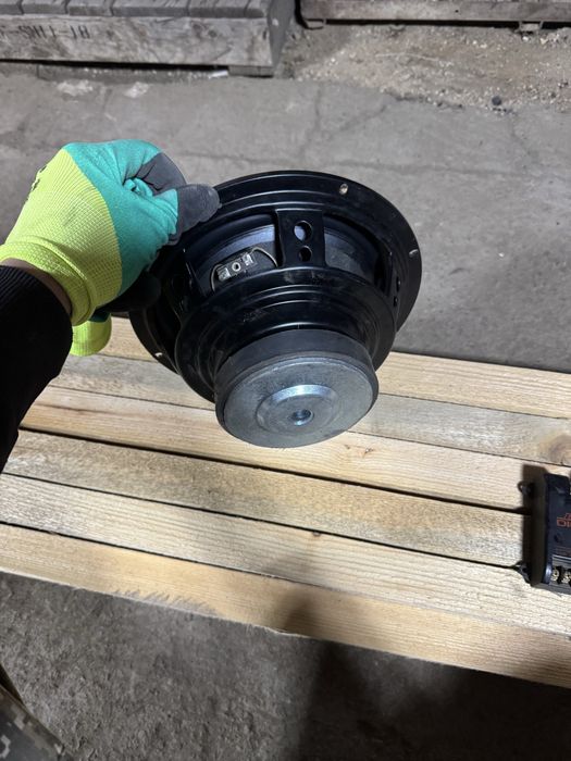 Продам динамик в хорошем состоянии