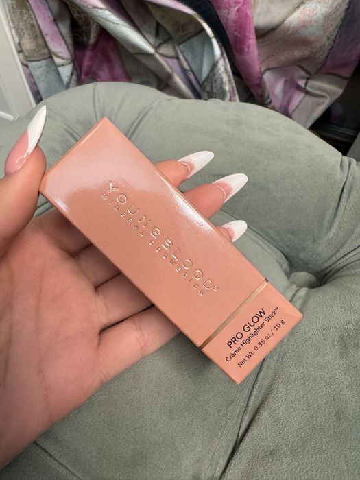 Highlighter stick cremos Youngblood mineral cosmetics