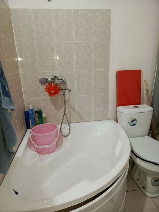 Aeraport yulni ustidan yangi domladan. 1- etaj 3 xonalik.