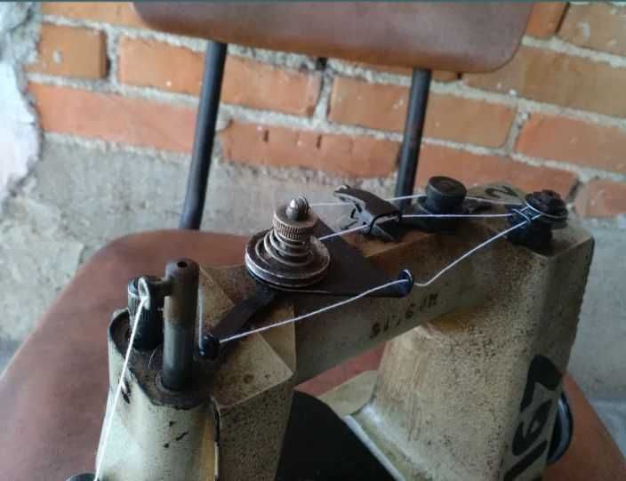 Сингер - стара антика - едноконечна " SINGER 240 - D13 " шапкарка