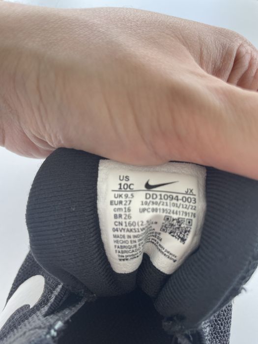 Маратонки nike 27 номер
