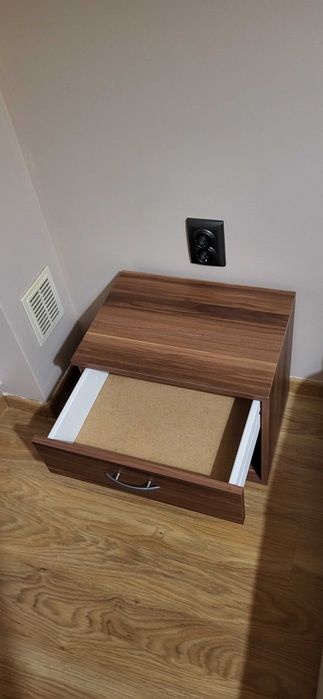 Нощни шкафчета - 2 бр.