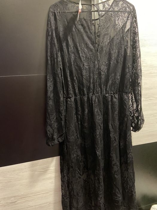 Дантелена рокля