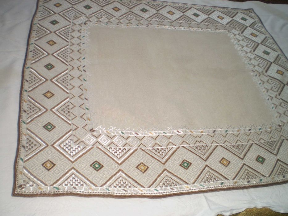 Покривка за маса ръчно бродирана ленена покривка подходяща за всеки