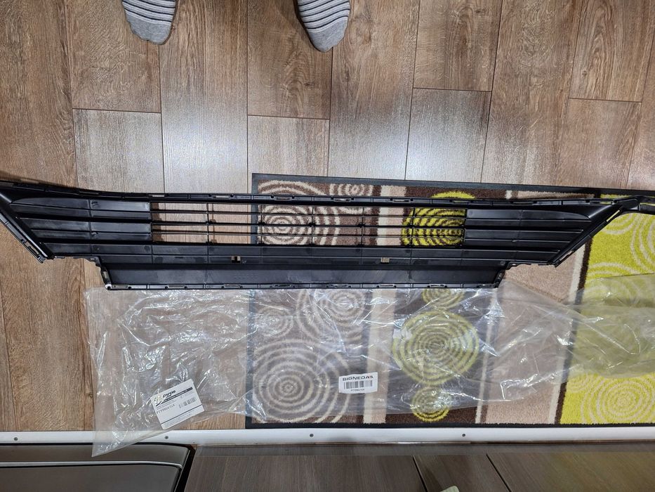 TOYOTA RAV4  предна решетка 16-19 г