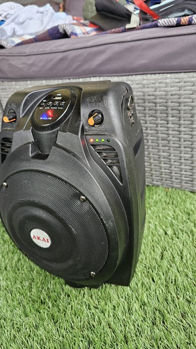 BOXA Akai Bluetooth.  Autonomie mare Cu baterie