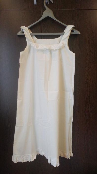 Camasa de noapte (noua) cu insertii de dantela