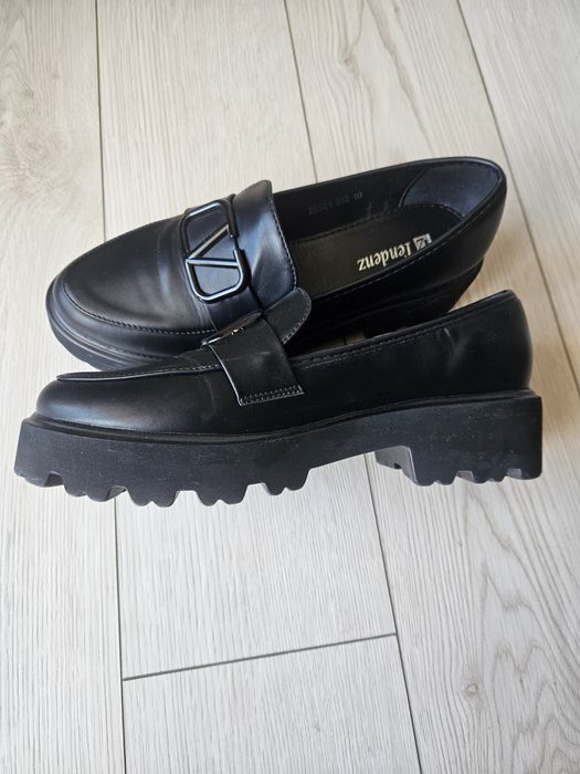 Дамски черни обувки