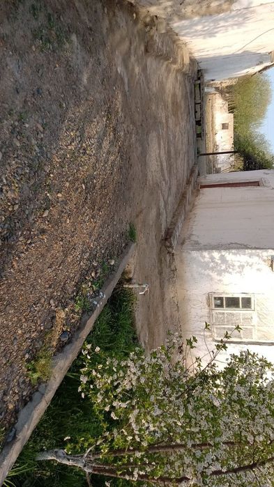 Navoiy beshrabot uy sotiladi tez va arzon