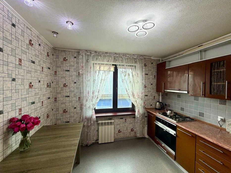 Продам 2 комнатную в Центре