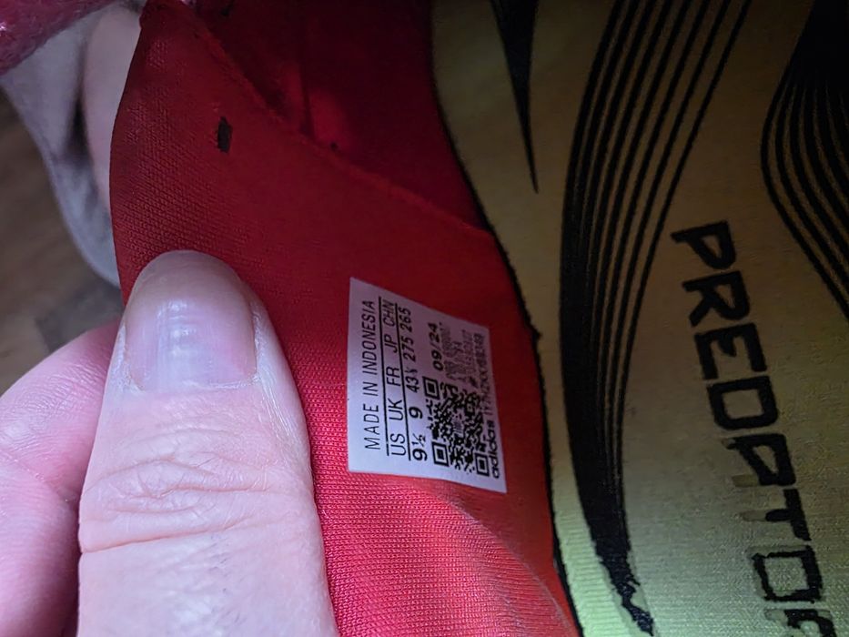 Ghete fotbal Adidas Predator