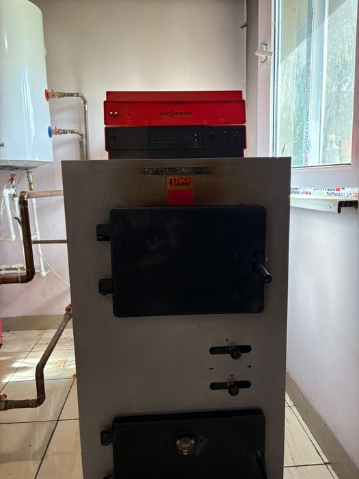 De vânzare centrala wiessmann cu gazeificare pe lemne de 25kw complect echipata+puffer +coș de fum