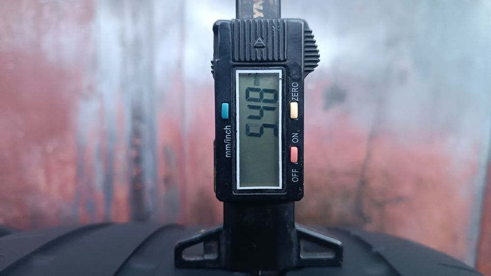 255/35/18 Continental