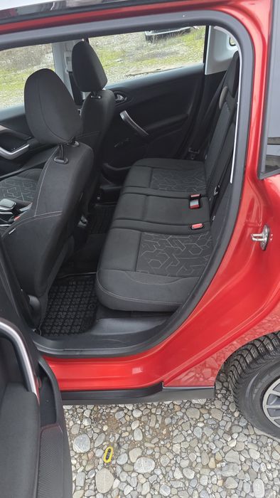 Peugeot 2008 1.2 benzina  fab 2015