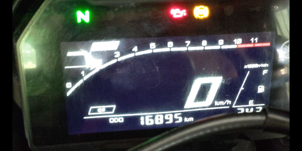 Vind Yamaha YZF-R7 A2