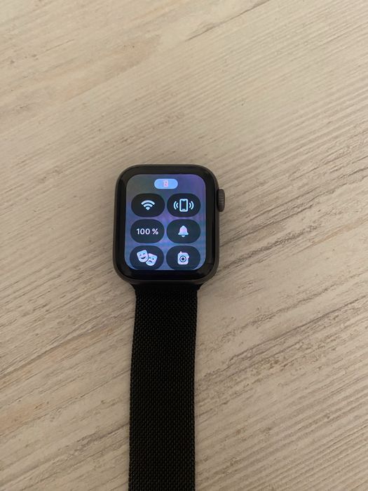 Apple Watch 4.40. Отличные