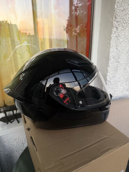 Каска AGV черен лак