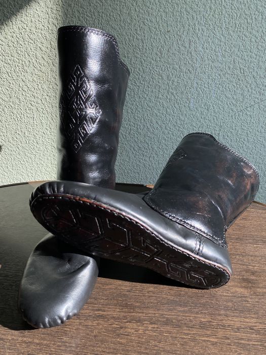 Мәсі. Маси. Масі. Ичиги. Сапоги.