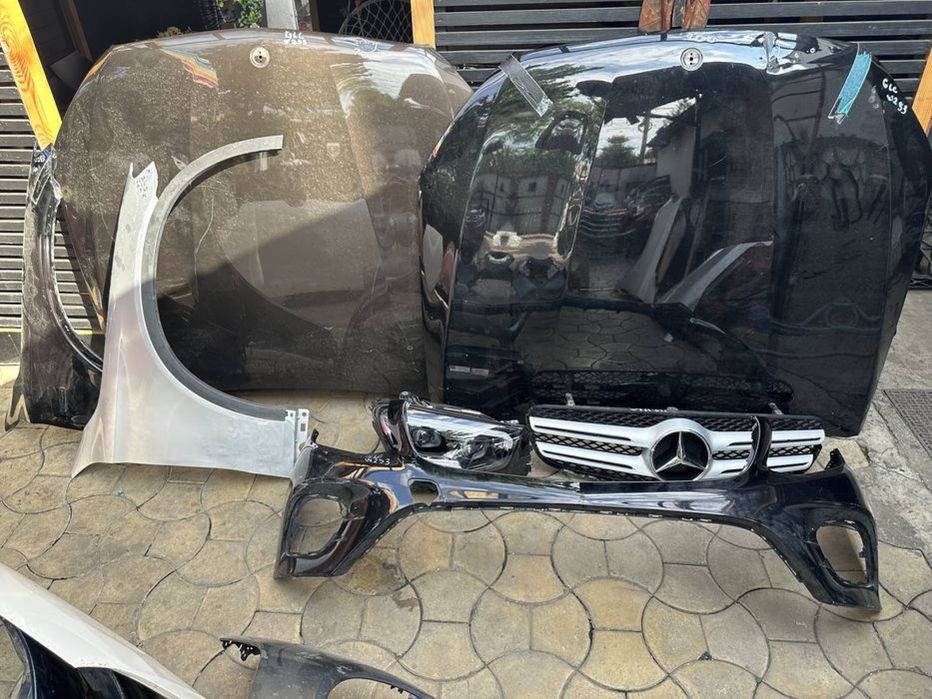 Far dreapta / capota / aripa dreapta / bara Mercedes GLC W253