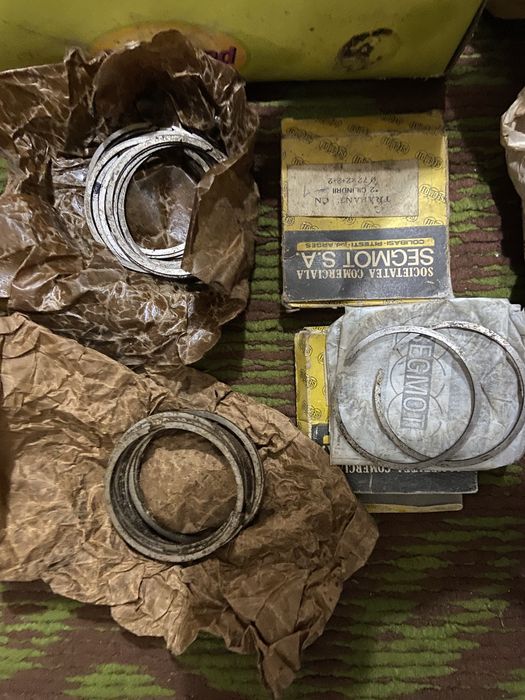 Vand segmenti motocicleta si trabant