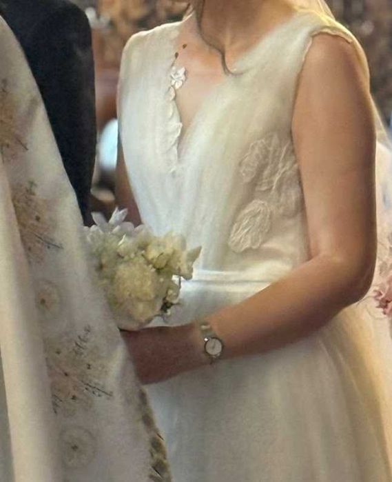 Rochie de mireasă simplă și elegantă