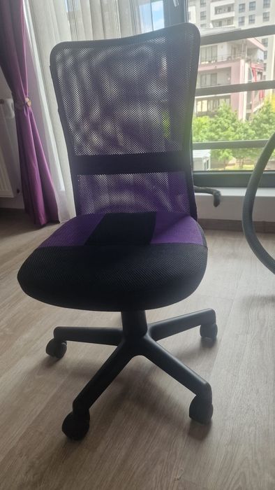Vând birou+scaun