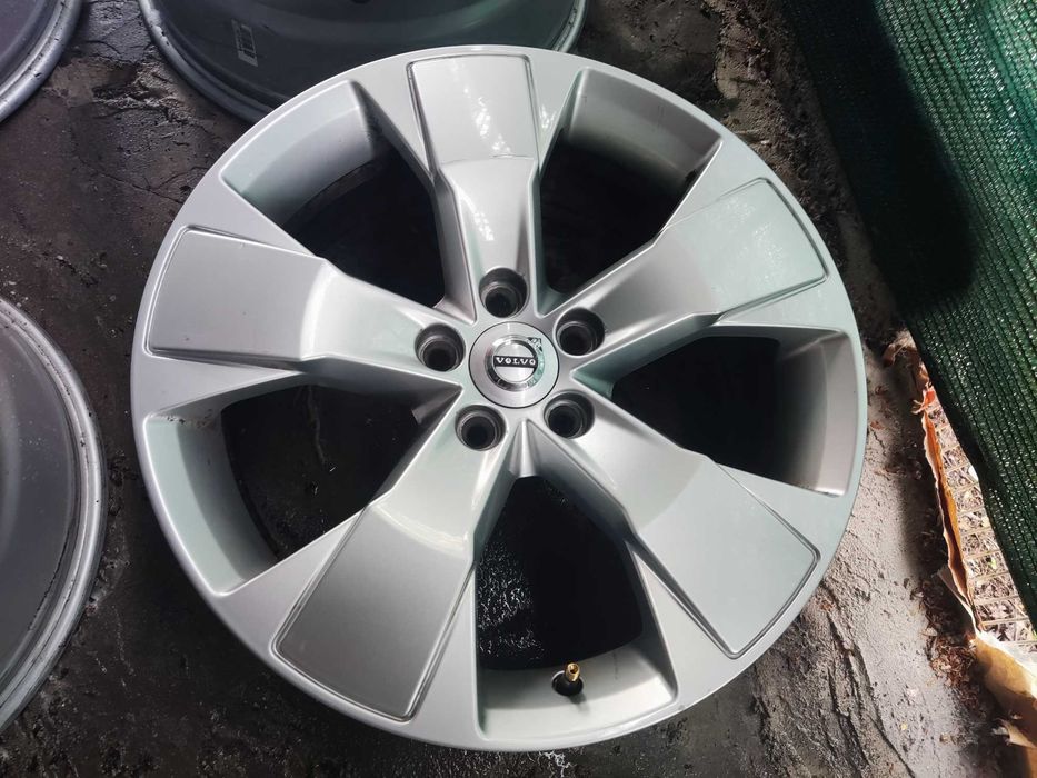 Волво 18 цола 5x108 оригинални лети джанти - 5х108 Volvo XC40 .