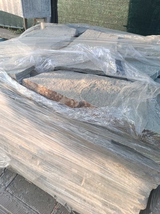 Гръцки гнайс необрязан