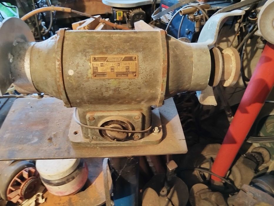 Polizor cu motor electric