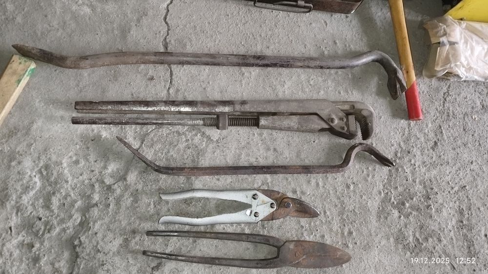 Тиски малые слесарные