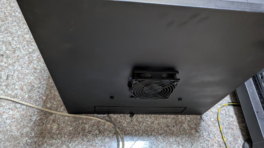 AI Rig / Mining rig complet - 12 sloturi PCIE miner crypto AI chat gpt