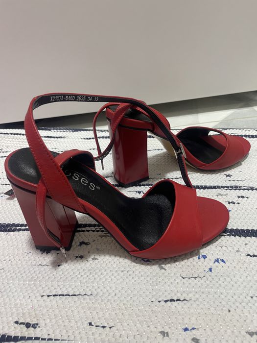 Босоножки сандали кожанные