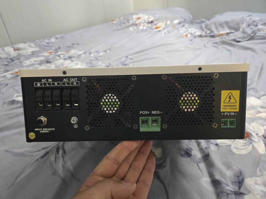 Invertor solar hibrid 5.5 kW 48V MPPT 6000W + modul WiFi – folosit 2 luni