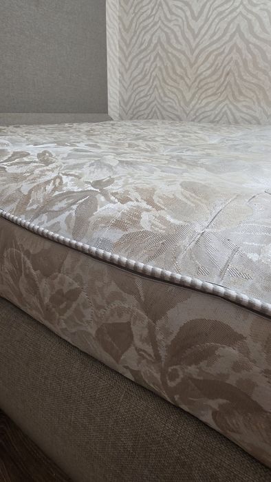Продам кровать +матрас