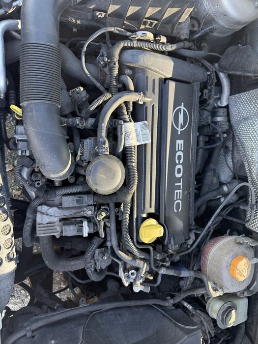 Opel Astra 2.2 2005 г Z16XEP двигател  на части