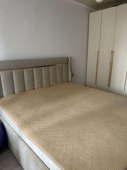 Продам кровать 180х200 в хорошем состоянии