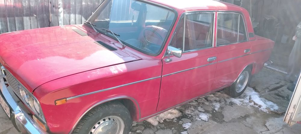 Mașina Lada 1500