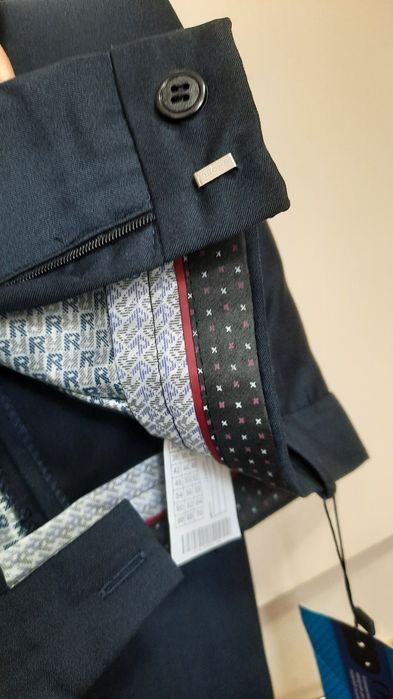 Продам школьные брюки (7-8) лет