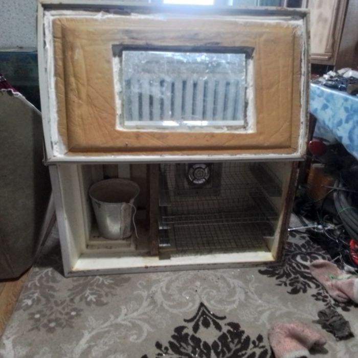 Продам инкубатор на 300 яиц, 45000 тг.