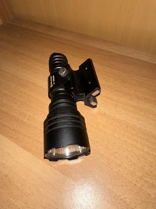 Фенер Convoy c8+ Mega