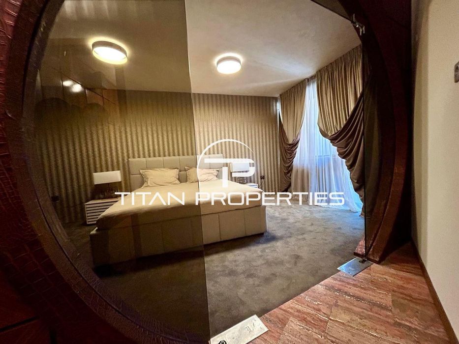 Уникален четиристаен апартамент в район Западен