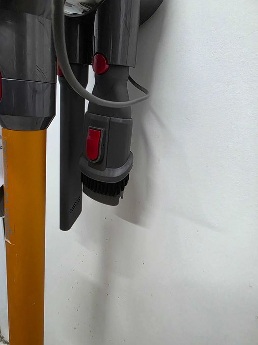 Прахосмукачка DYSON V8