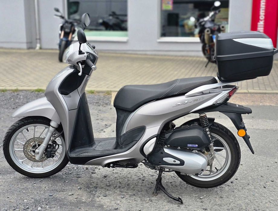 Honda SH 125 2023 4700km import Germania